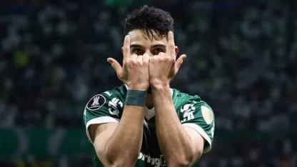 Flaco López ganó el duelo de Selección y alcanzó a Maravilla Martínez como el goleador del torneo