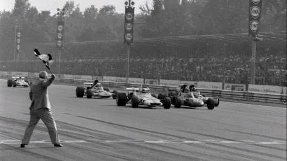 Cinco pilotos en menos de un segundo: así fue la carrera con el final más ajustado de la historia