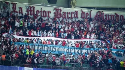 "A ver si nos entendemos...": la hinchada de River cantó contra los jugadores en Brasil