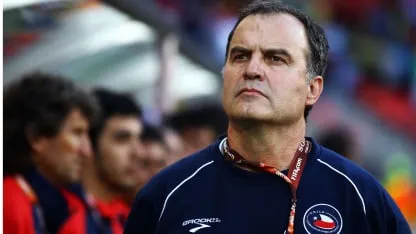 La bandera que le dedicaron a Bielsa los hinchas de Chile