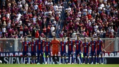 El clima en el Nuevo Gasómetro: ovación a Romagnoli, homenaje a Russo e insultos a Ortigoza El clima en el Nuevo Gasómetro: ovación a Romagnoli, homenaje a Russo e insultos a Ortigoza