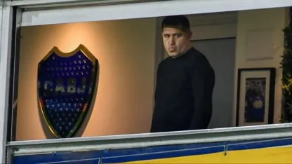 Riquelme reunió al cuerpo técnico y a los referentes de Boca tras la derrota ante Vélez