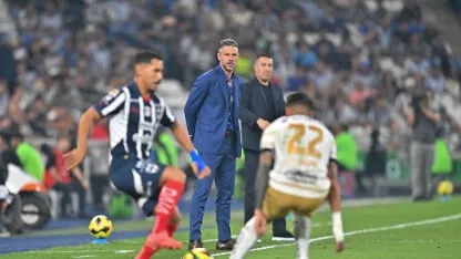 Martín Demichelis, dirigiendo en Monterrey de México