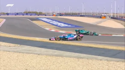 Colapinto inició con un trompo, siguió con un susto en boxes y terminó 15° el único entrenamiento en China