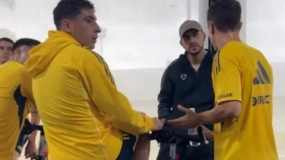 Paredes aprovechó el día libre de la Selección y fue a visitar a sus compañeros al predio de Boca Paredes aprovechó el día libre de la Selección y fue a visitar a sus compañeros al predio de Boca