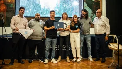 Juega de memoria: Racing otorgó el carnet N° 47 de socio eterno a un desaparecido