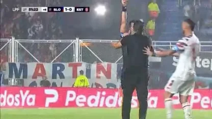 Medina explotó con Zunino: tenso cara a cara y roja tras la derrota de Estudiantes Medina explotó con Zunino: tenso cara a cara y roja tras la derrota de Estudiantes