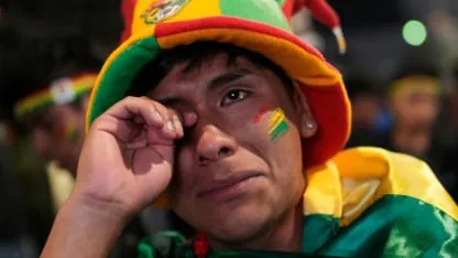 Emotivo recibimiento para Bolivia en su llegada al país luego de perder el Repechaje al Mundial