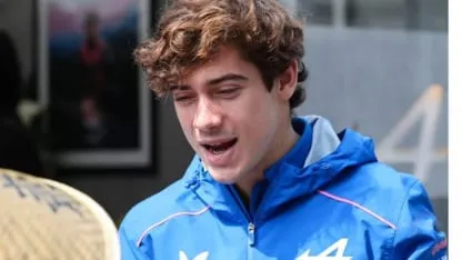 Colapinto y un gesto en Suzuka con unos niños que conmovió a un fotógrafo Colapinto y un gesto en Suzuka con unos niños que conmovió a un fotógrafo