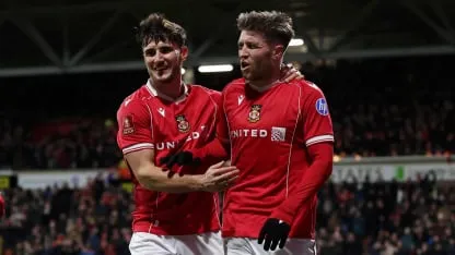 Wrexham volvió a hacer historia y avanzó a octavos de final en FA Cup por primera vez en casi 30 años Wrexham volvió a hacer historia y avanzó a octavos de final en FA Cup por primera vez en casi 30 años