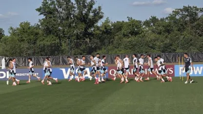 Con la ausencia de Cuti Romero, la Selección se entrenó y Scaloni no dio pistas del once