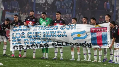 La bandera de Tigre dedicada a la Selección Argentina: "Campeones son los que nunca se rinden"